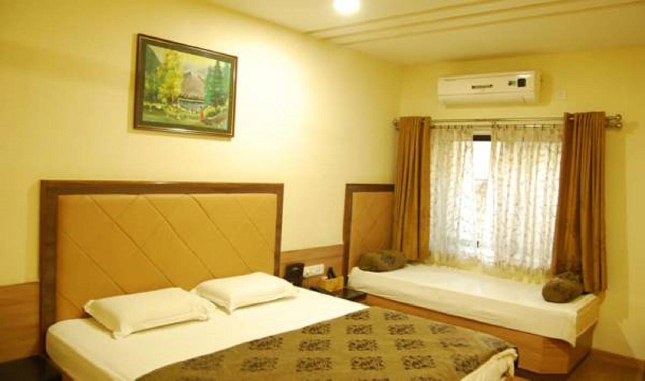 Hotel Savera Palace Mount Abu Exterior foto